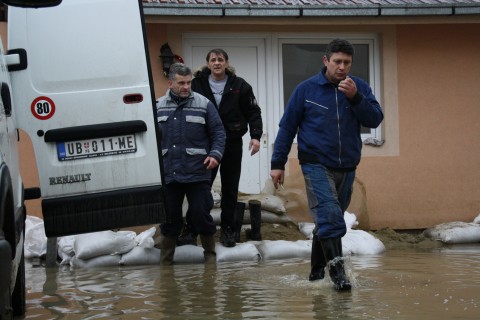 УГРОЖЕНО ВИШЕ ОД 200 ДОМАЋИНСТАВА
